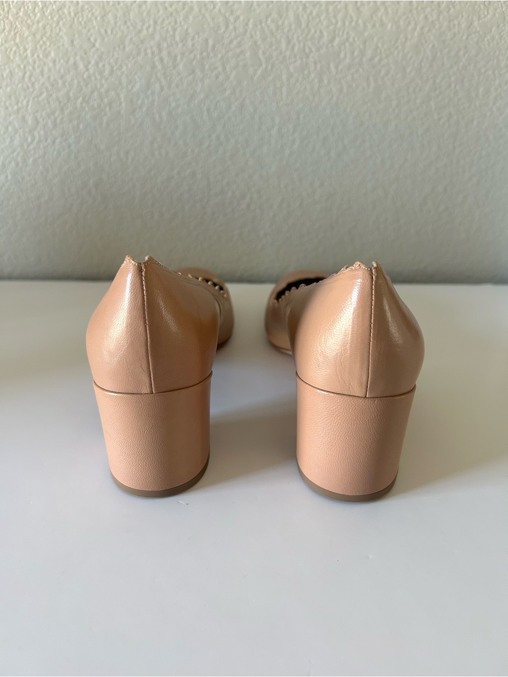 Chloe Lauren Nude Scalloped Block Heel Pump Shoes - Picture 5 of 16